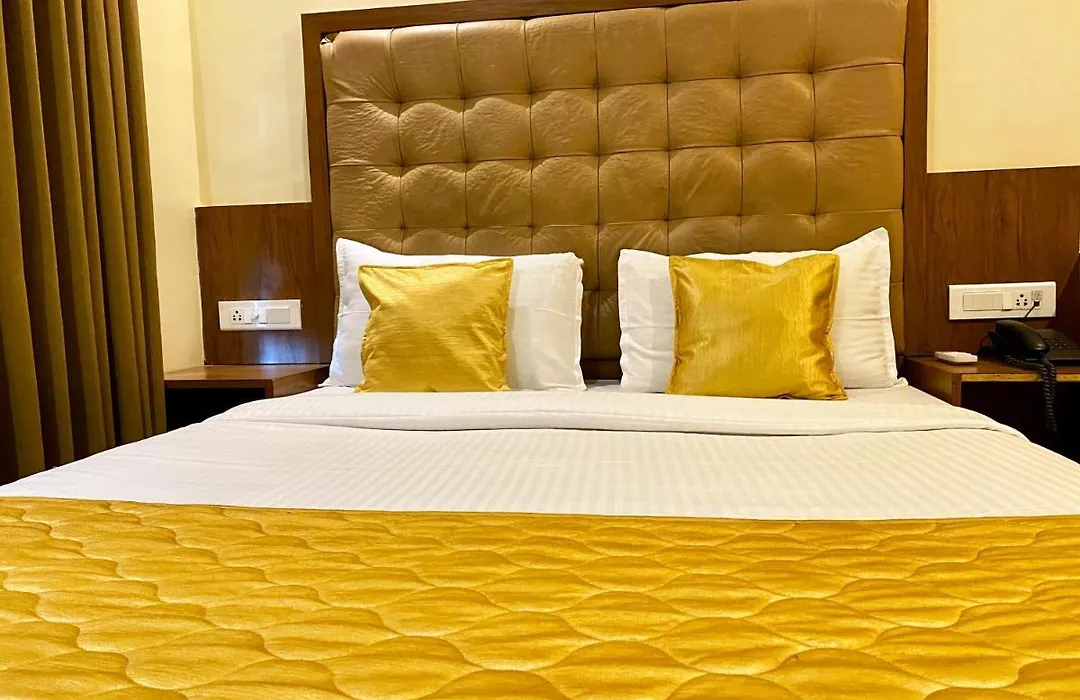 Hotel Pearl'S Bkc Inn- Near Trade Centre, Visa Consulate-1