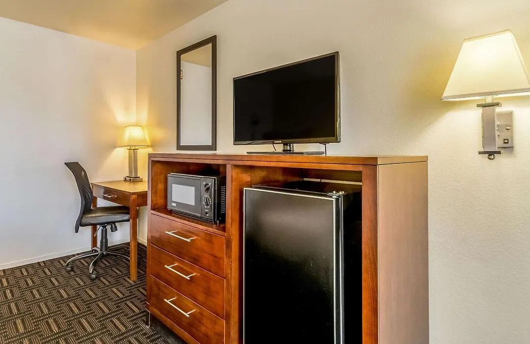 Quality Inn Fresno Near University-1