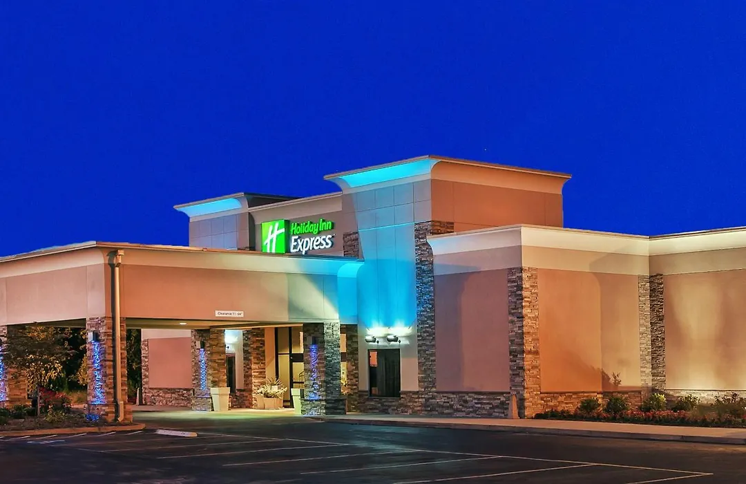 Holiday Inn Express Little Rock-Airport By Ihg-1