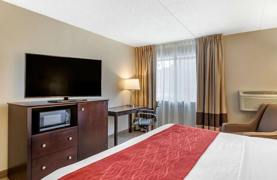Comfort Inn Lansing West-1