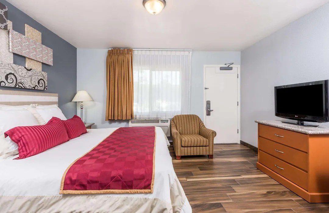 Ramada By Wyndham Near Seaworld / Mission Beach-1