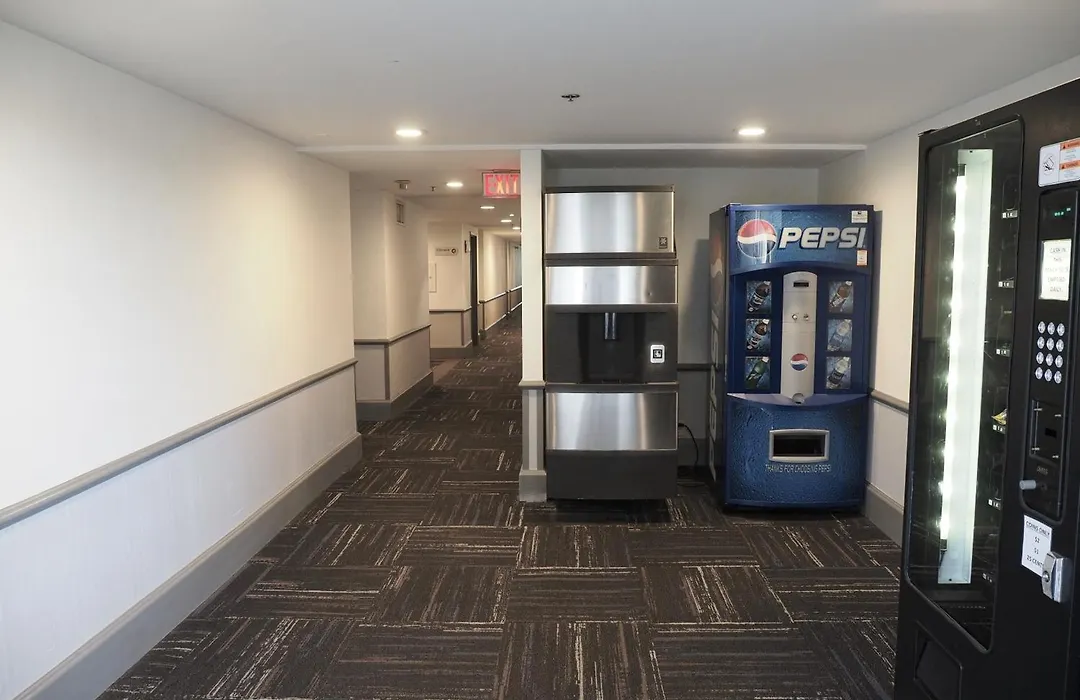Best Western Plus Vancouver Airport Hotel-1