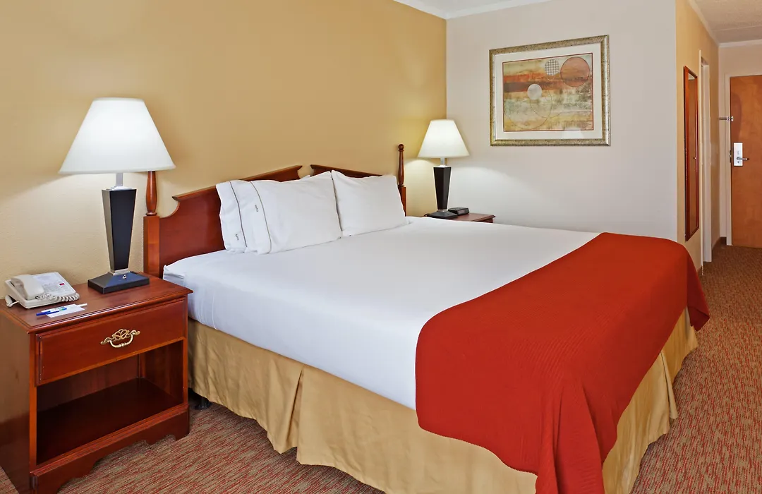 Holiday Inn Express & Suites Greensboro - I-40 Atwendover By Ihg-1
