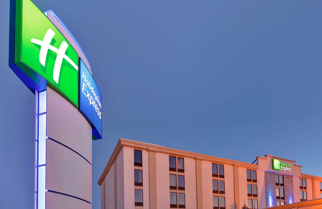 Holiday Inn Express Flint-Campus Area By Ihg-1