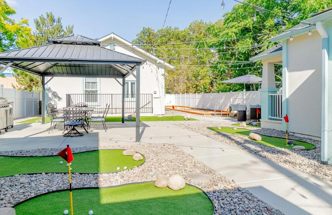 Reno Dream Cottage: Delightful 2-Bedroom Sanctuary-1