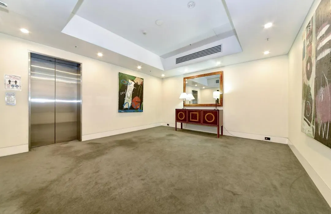 Goldsbrough 2 Bedrooms Split Apartment-1