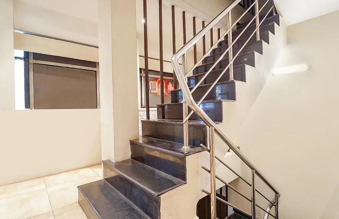 Fabhotel Karpagam - 900M From Nehru Stadium-1