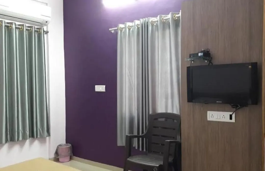 Hotel Royal Regency-1