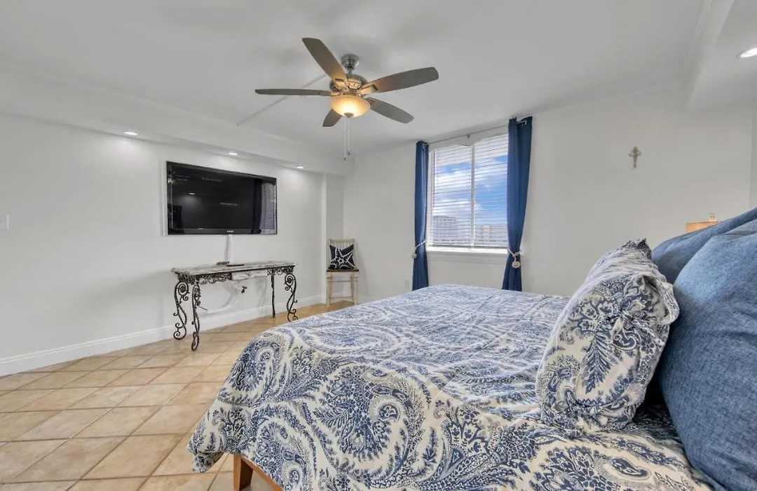 Dolphin Point 502B - 2Br Condo On Holiday Isle With Harbor View-1