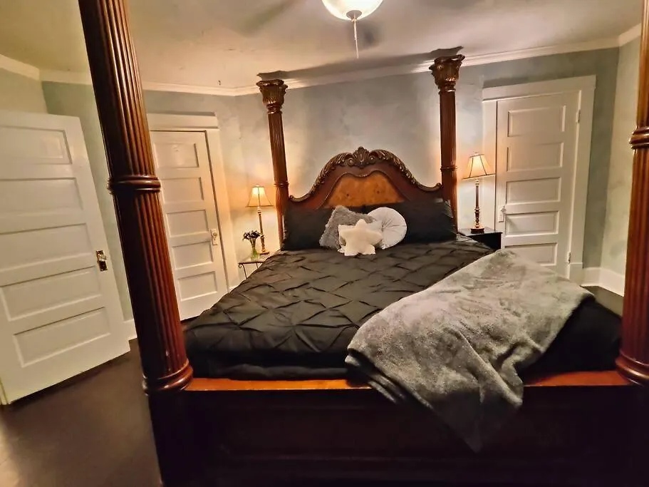 The Vampire'S Den, Downtown Big House, Pets Ok-1