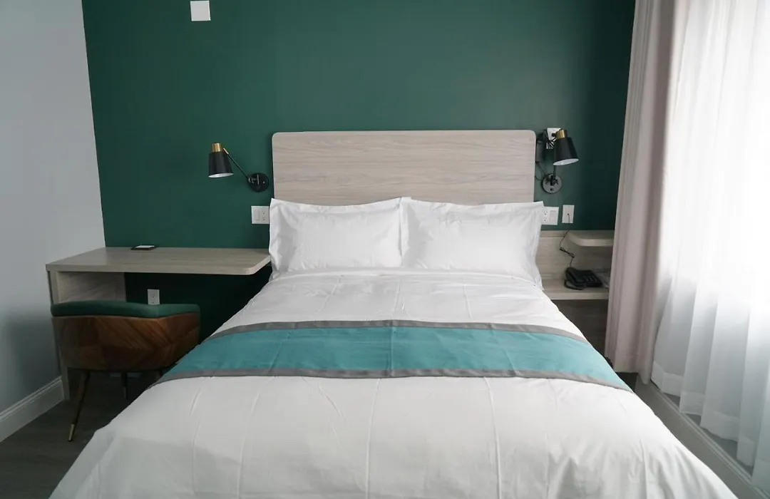 Starlight Hotel Near Lga Airport-1