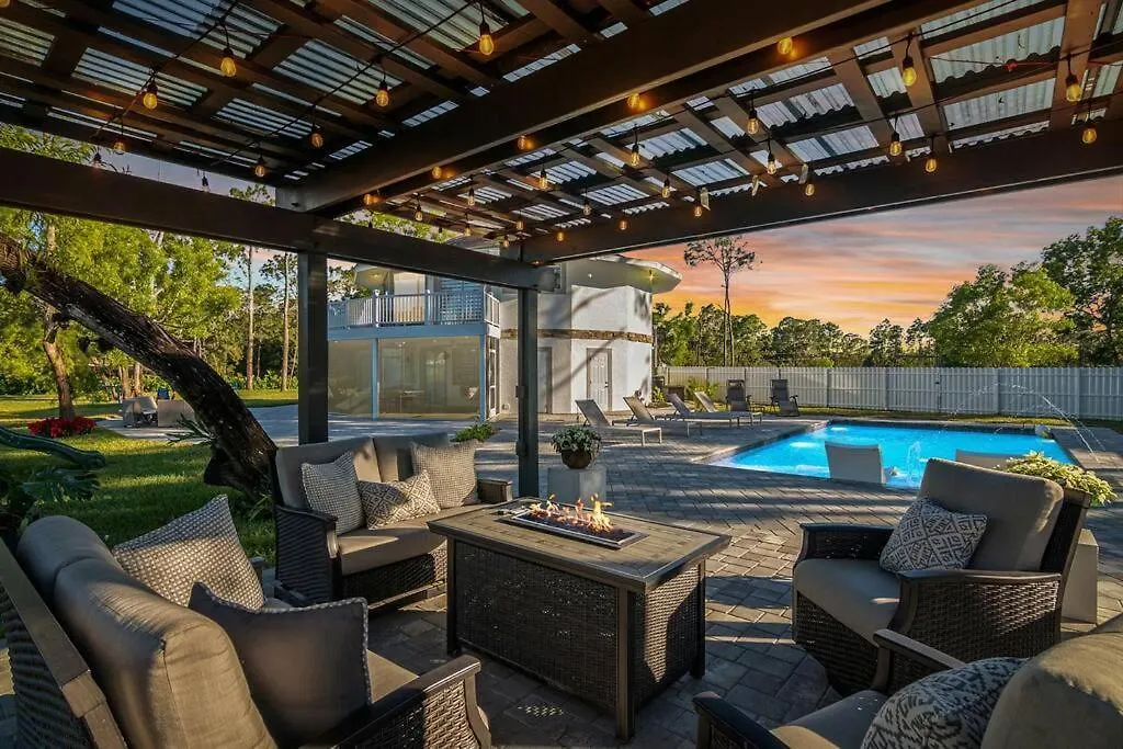 Round Beach House W Pool-1