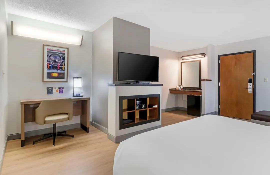 The Iah Houston Hotel-1