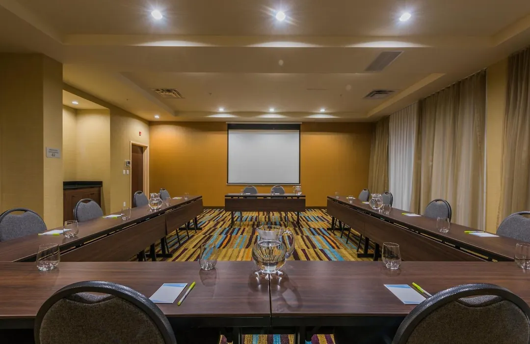 Fairfield Inn & Suites By Marriott Kamloops-1
