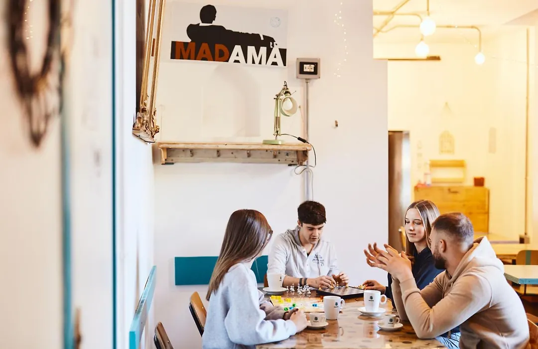 Madama Hostel & Bistrot-1