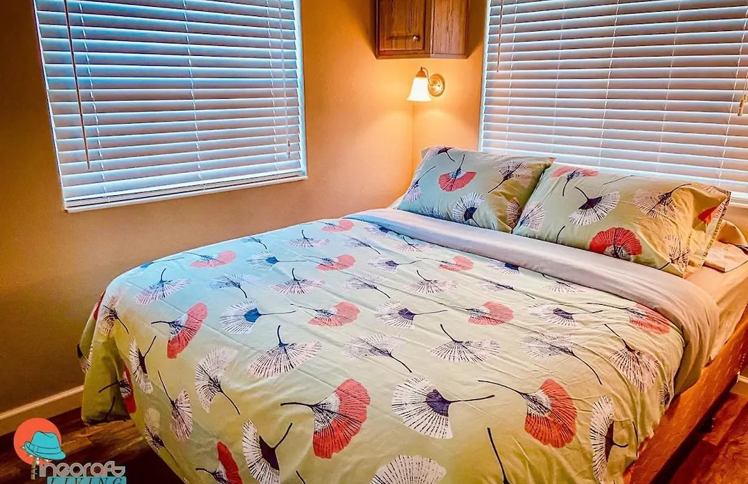 Pinecraft Cottage Tiny Home-1