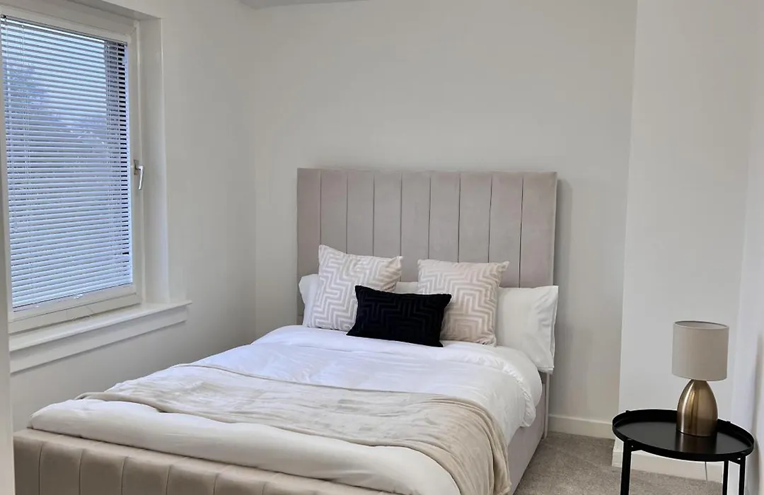 Modern 2 Bedroom Home In Edinburgh Free Parking-1