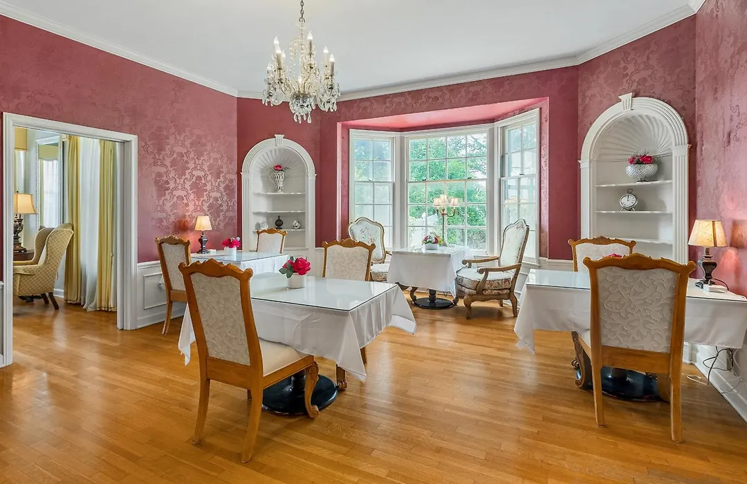 6 Private Suites! Game Room, Living Room-The Beland Mansion-1