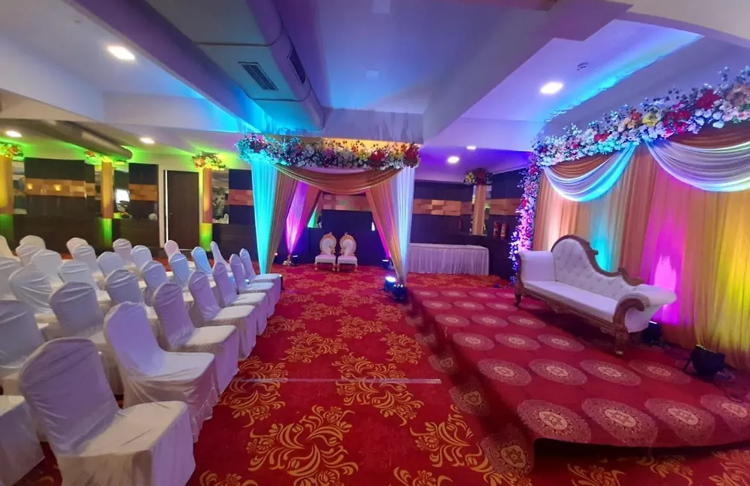 Hotel Mumbai House Juhu Santacruz West-1