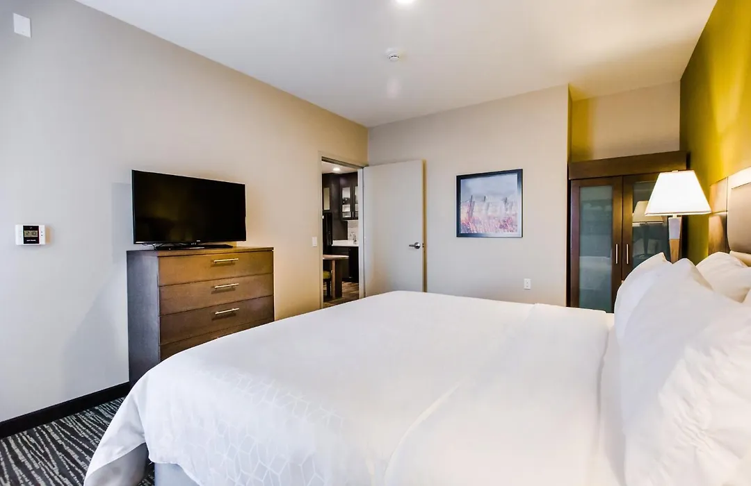 Candlewood Suites West Edmonton - Mall Area By Ihg-1