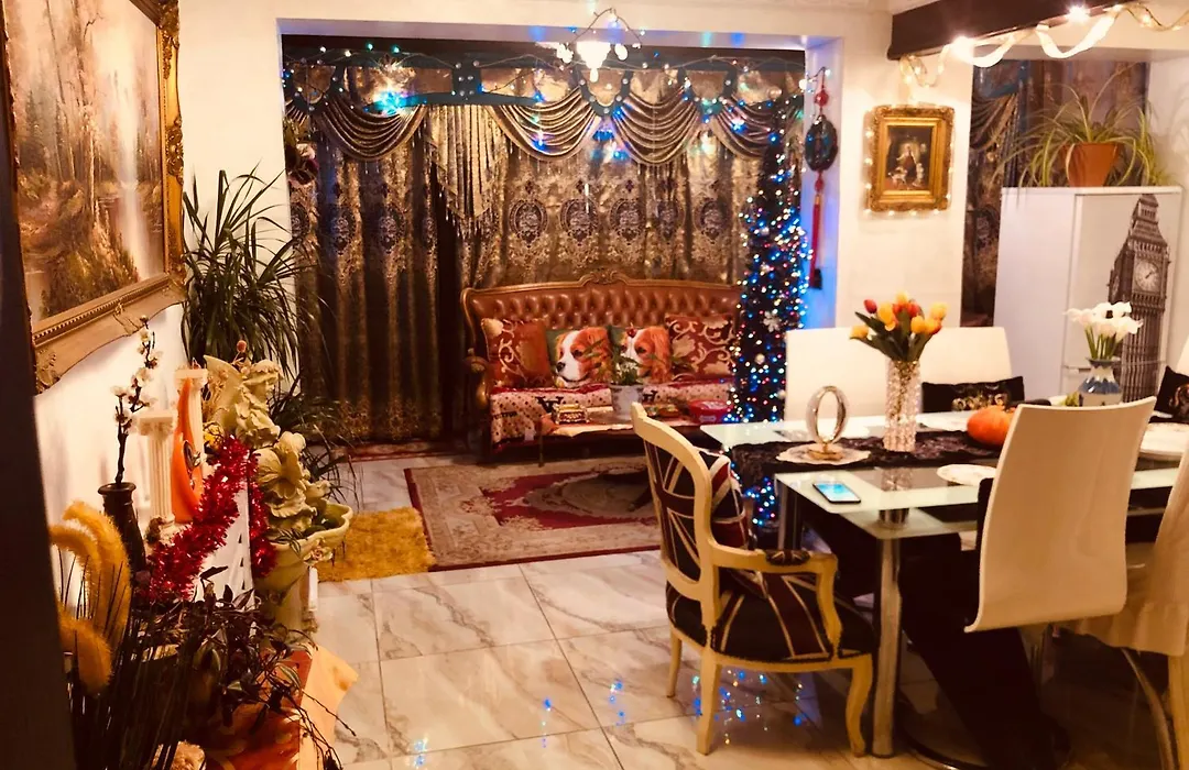 Cheerful 4 Bedroom House With Garden Free Parking-1