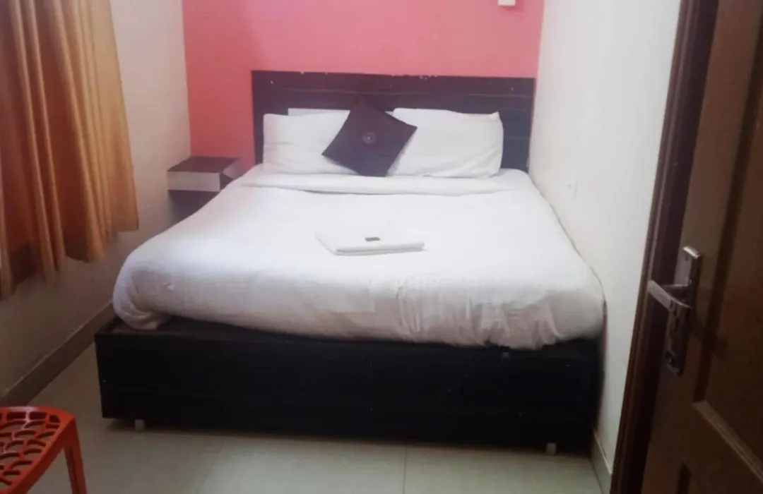 Goroomgo Blue Bell Bhubaneswar - Well Decorated Room -Wifi And Parking Facilities Available-1