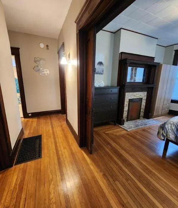 Cleneay #1 Private 3 Bed Near Xavier & Downton-1