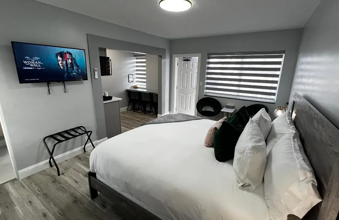 Oceano Suites Daytona Beach-1