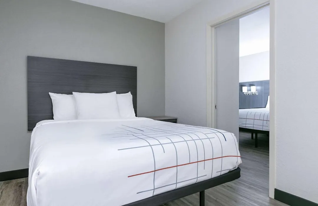 La Quinta Inn By Wyndham Dallas Uptown-1