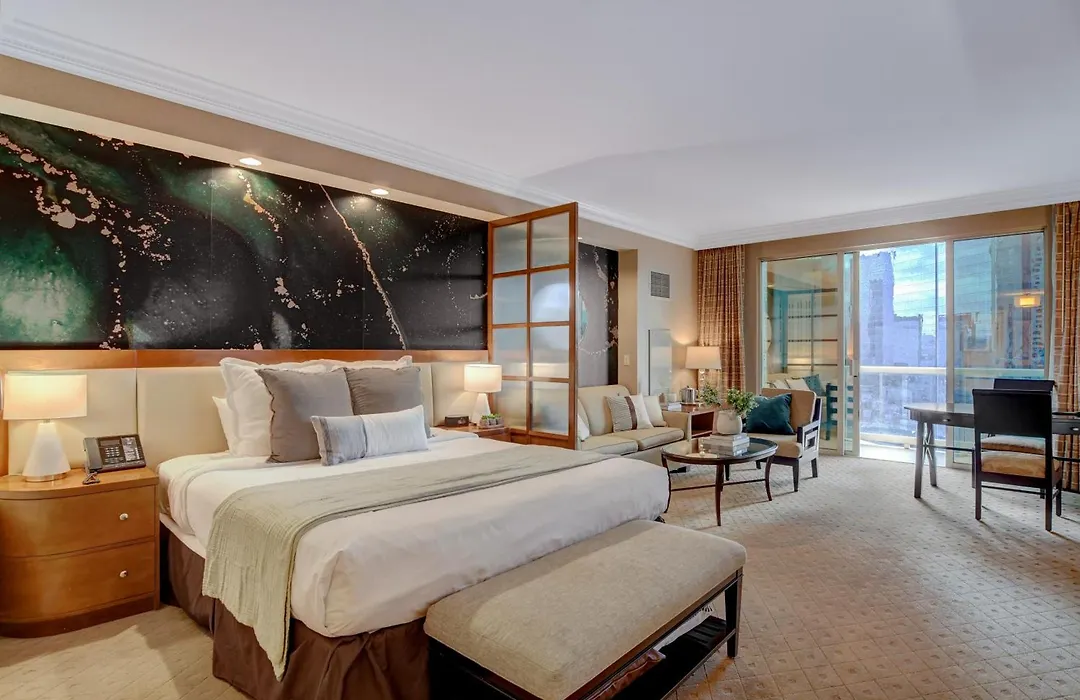Balcony Strip View Suite * Mgm Signature Tower 3-1