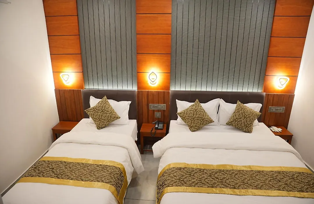 Silverstone Inn-1