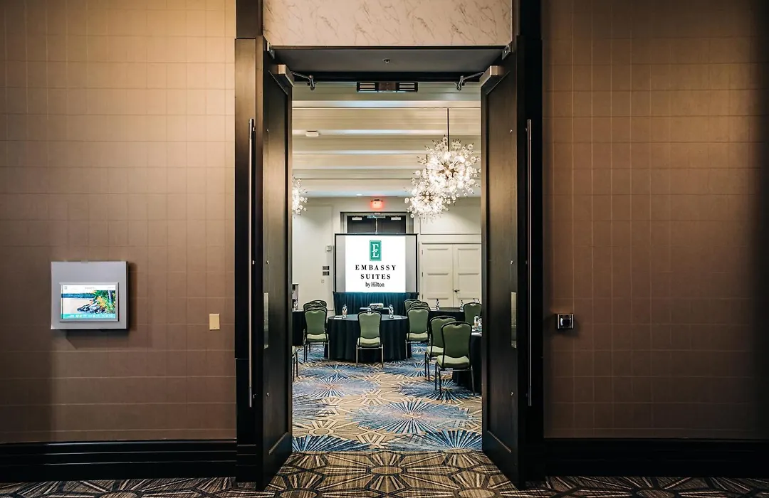 Embassy Suites Louisville Downtown-1