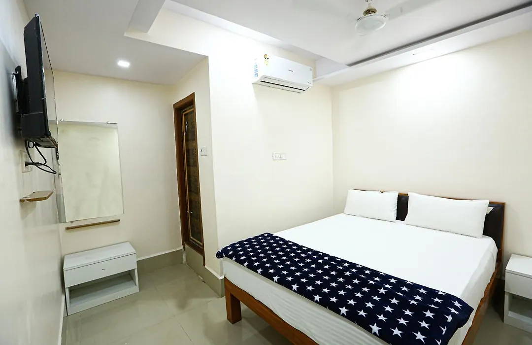 Hotel Golden City-1