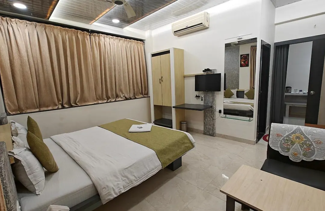 Cool Palace Hotels-1
