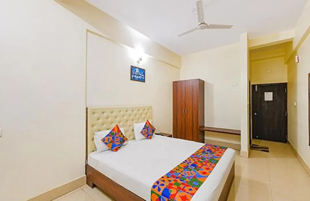 Fabhotel Triple Tree-1
