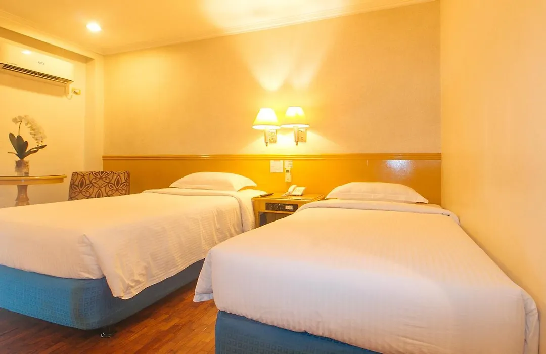 The Aloha Hotel-1
