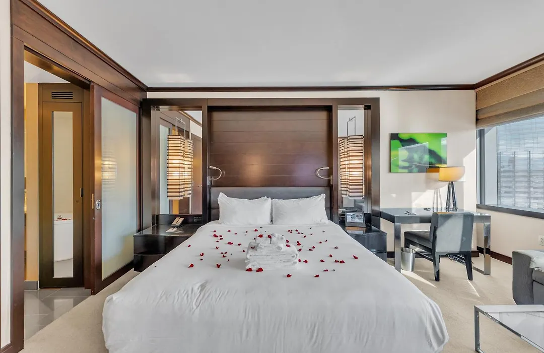 Vdara Hotel Premium Studio Suite * Free Valet Parking-1