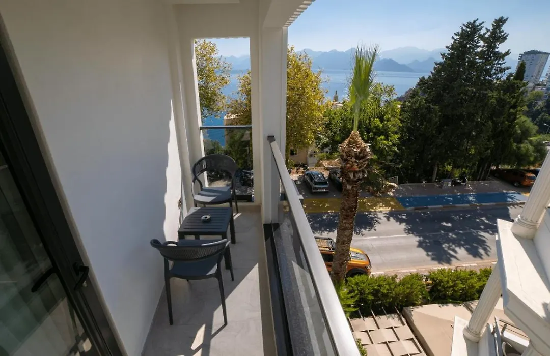 Lara Vista Hotel Suits & Spa-1
