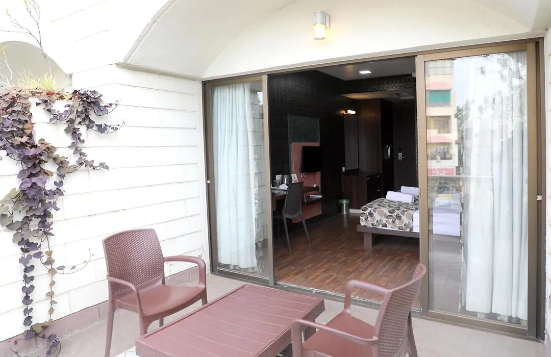 Hotel Pearls-1