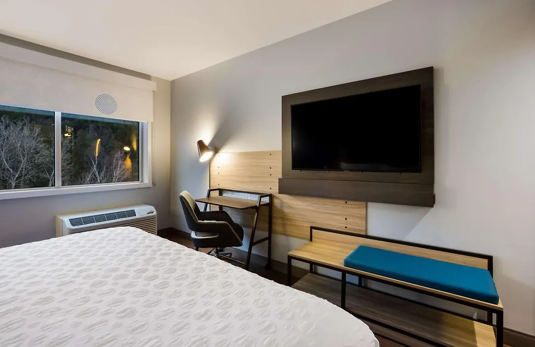 Tru By Hilton Traverse City-1