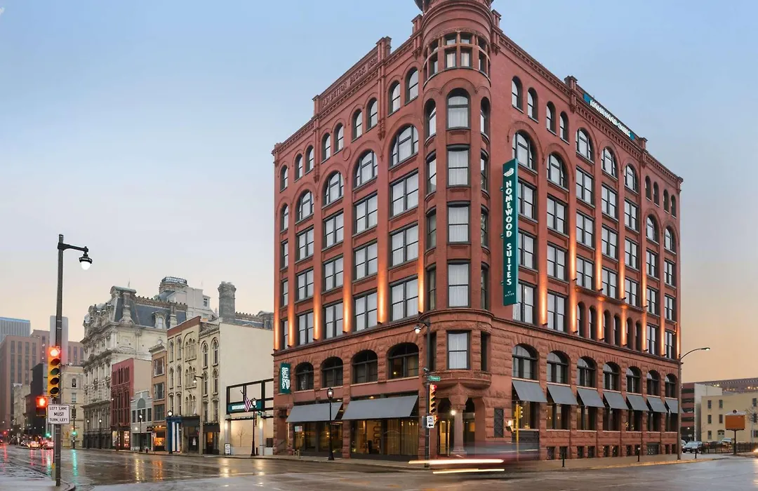 Homewood Suites By Hilton Milwaukee Downtown-1