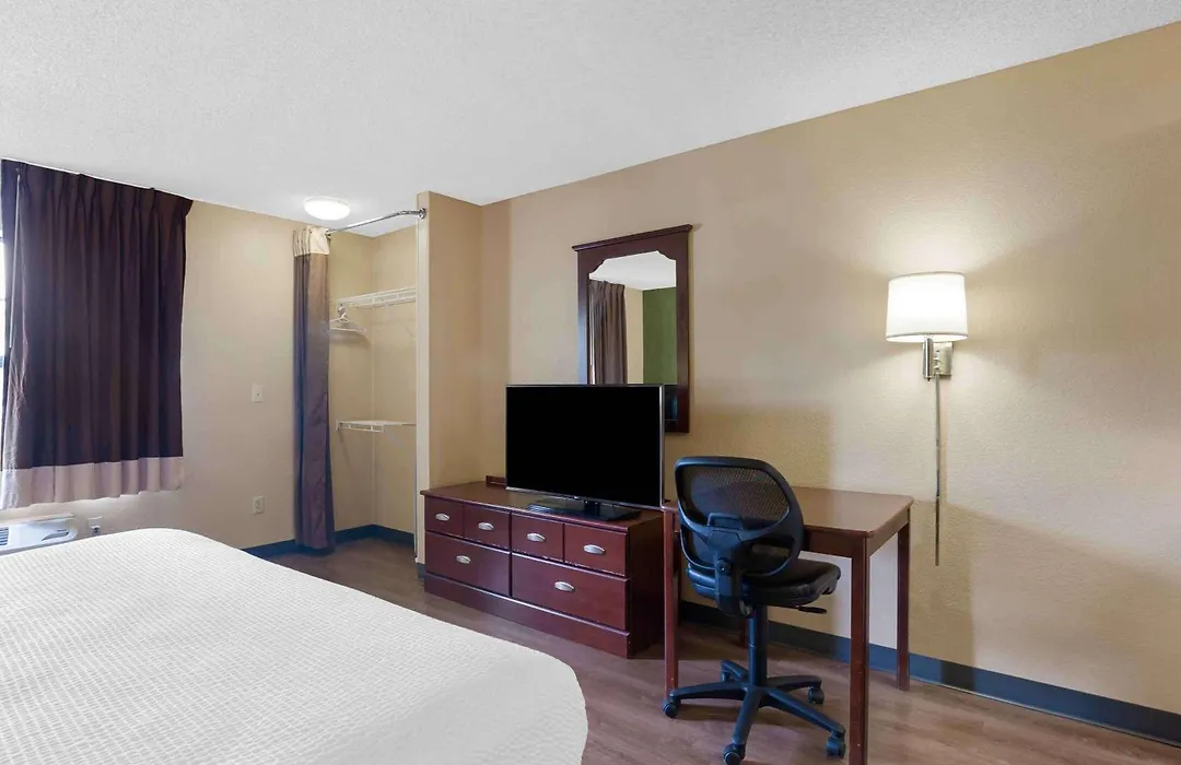 Extended Stay America Select Suites - Greensboro - Wendover Ave - Big Tree Way-1