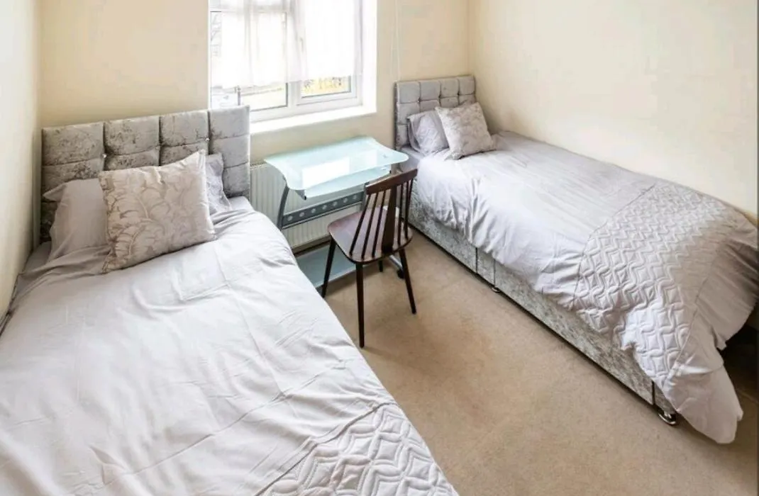 London Stratford Holiday Home-1