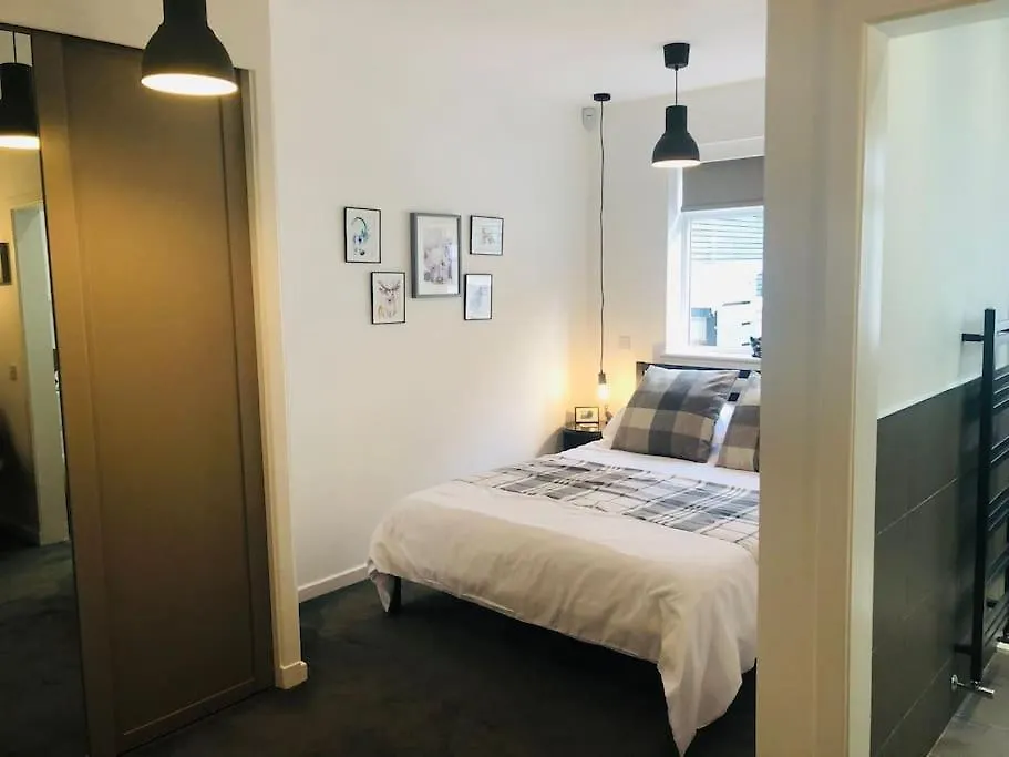 Kaimes Kip: Stylish Edinburgh Five Bedroom Home-1