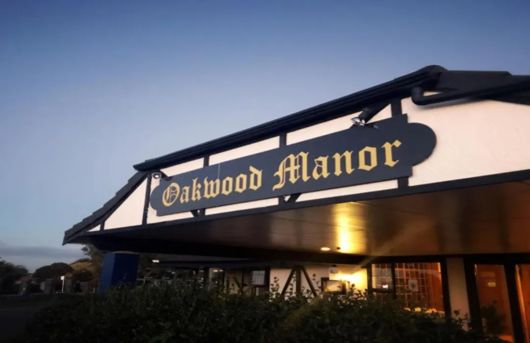 Oakwood Manor Motor Lodge-1