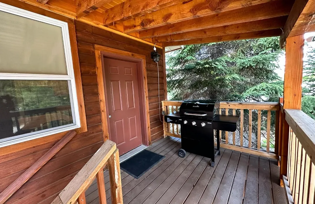 Yellowstone Cabins And Rv-1