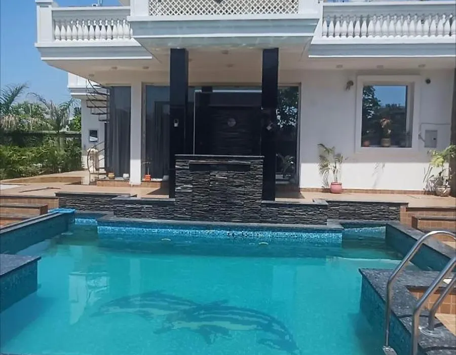 Greystone Villa: Luxurious Retreat with Pool and Entertainment-1