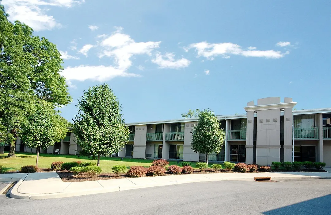 Howard Johnson By Wyndham Newburgh-1