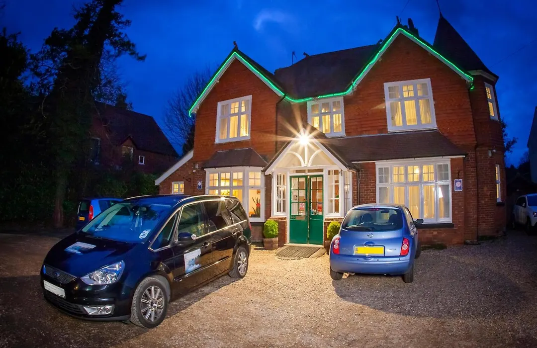 Gatwick Turret Guest House-1