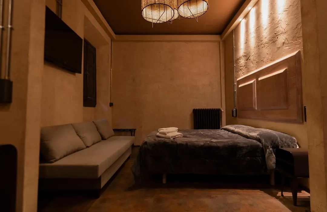 Hotel & Hostel 7-1